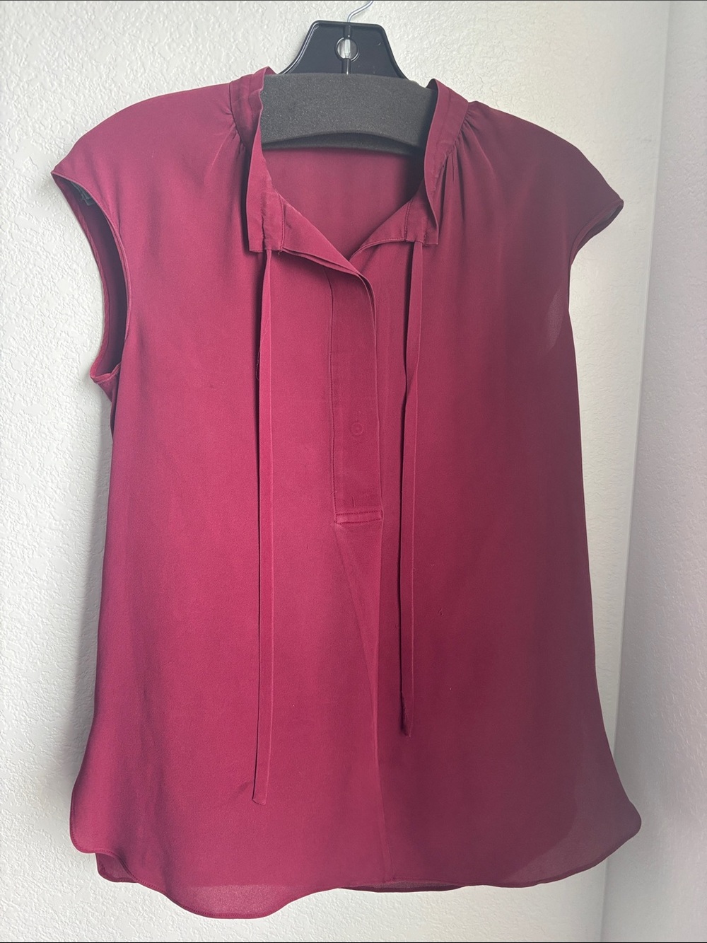 Vince Burgundy Tie-Neck Cap Sleeve Blouse